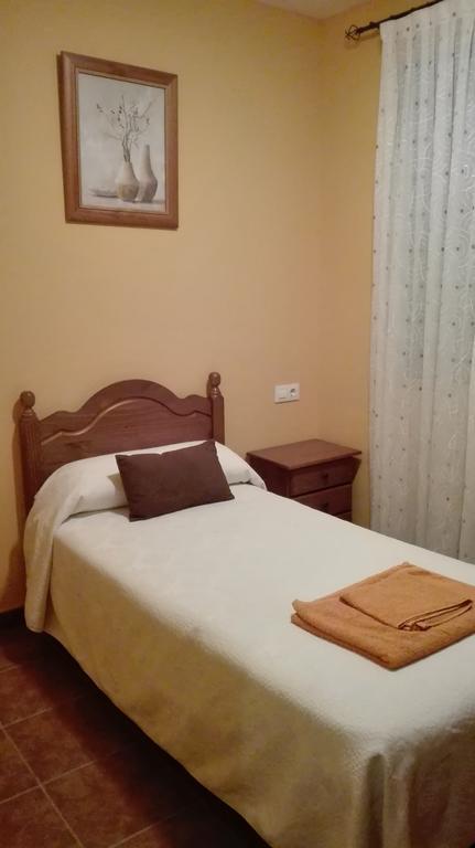 Hostal La Aldaba Hotel Montearagon Exterior photo